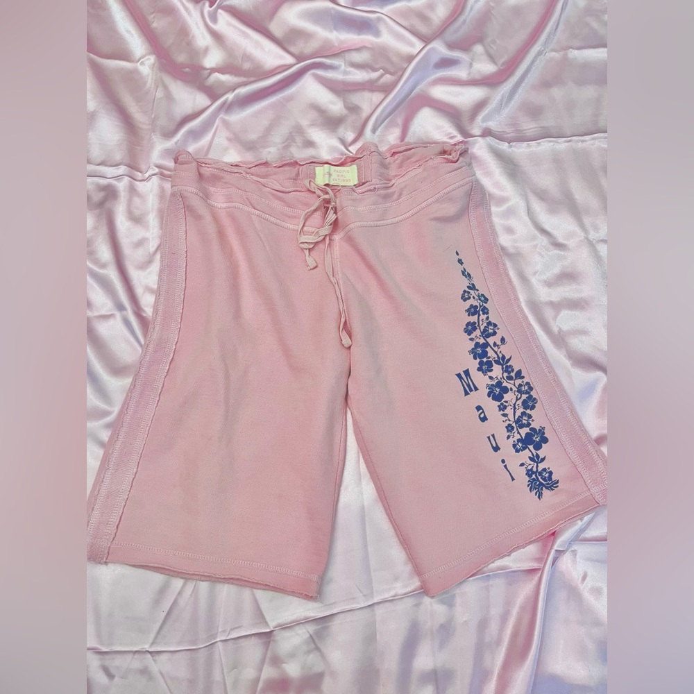 Vintage Pacific Girl Est. 1995 Pink Maui Shorts 🎀